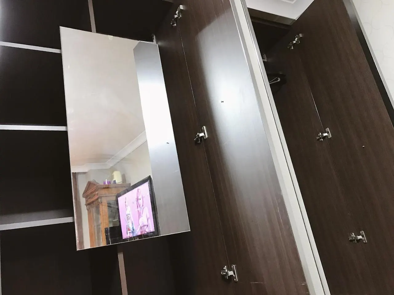 Homestay 인천공항 10분거리 숙소,무료 픽업 & 샌딩 & 무료조식 & 무료 코인노래방 & 장기주차 Hotel