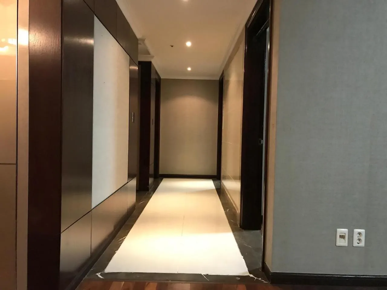 ホテル인천공항 10분거리 숙소,무료 픽업 & 샌딩 & 무료조식 & 무료 코인노래방 & 장기주차 ホームステイ インチョン広域市